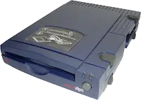 Canecas ganhas em eventos no beiral da minha janela